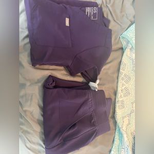 Figs purple jam scrub set, excellent condition